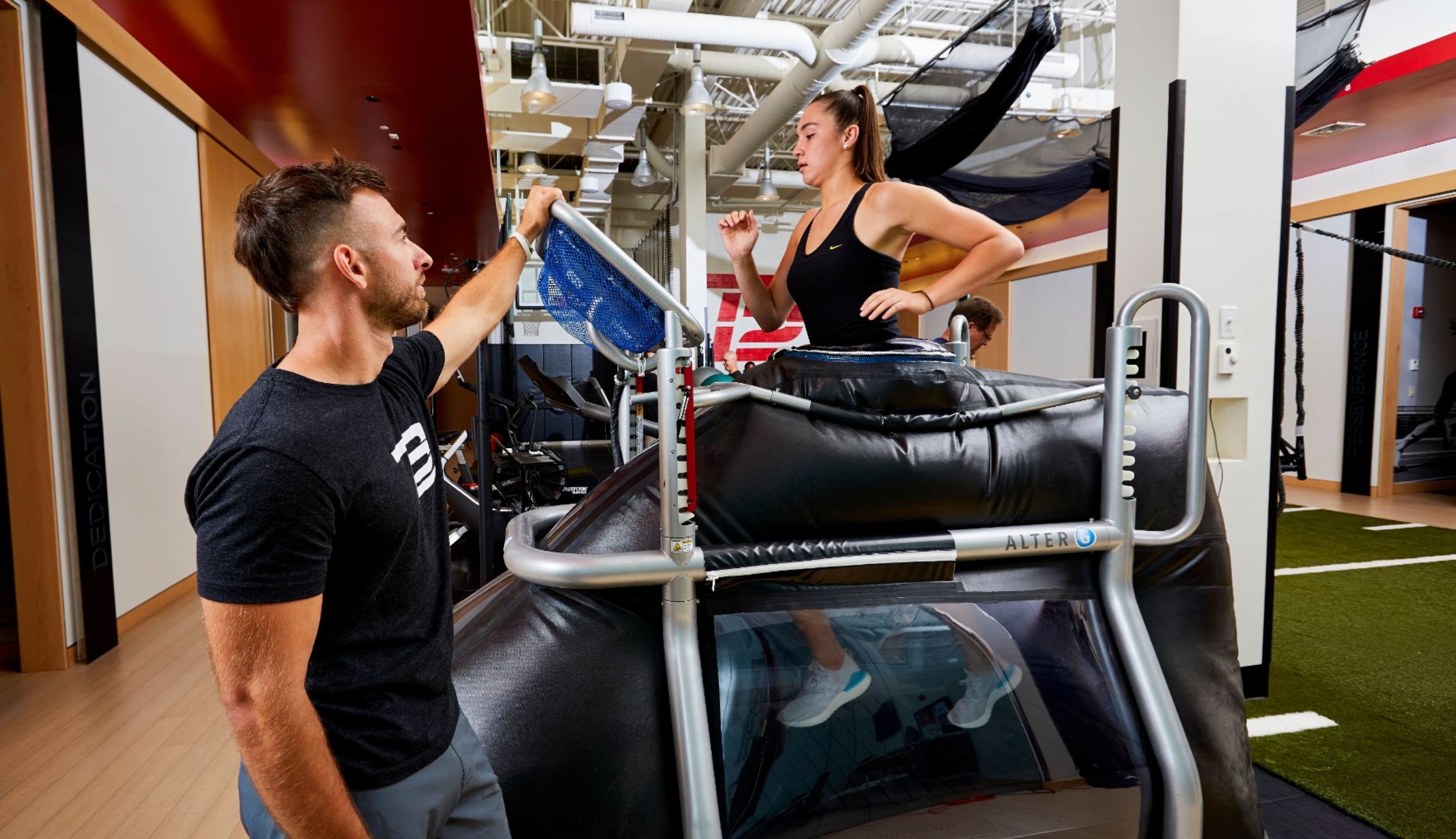 The Benefits of Rehabbing With an Anti-Gravity Treadmill